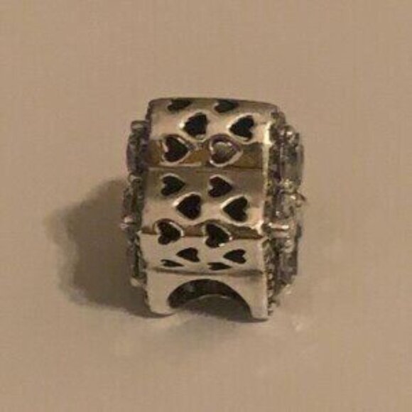 Pandora Sparkling Snowflake Pav?? Charm - Picture 5 of 5